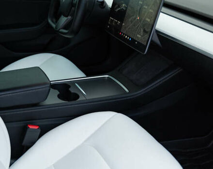 Серый Тесла Модель 3, объемом двигателя 0 л и пробегом 66 тыс. км за 21500 $, фото 16 на Automoto.ua