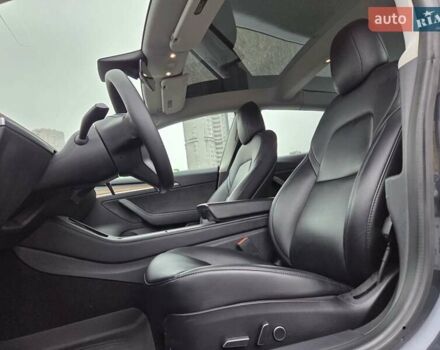 Серый Тесла Модель 3, объемом двигателя 0 л и пробегом 54 тыс. км за 21500 $, фото 10 на Automoto.ua