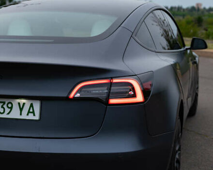 Серый Тесла Модель 3, объемом двигателя 0 л и пробегом 66 тыс. км за 21500 $, фото 10 на Automoto.ua