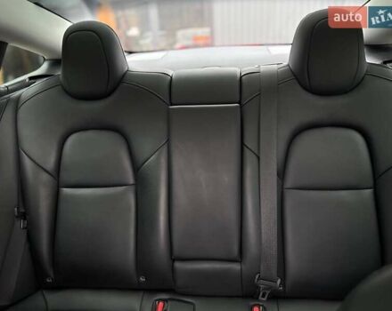 Серый Тесла Модель 3, объемом двигателя 0 л и пробегом 68 тыс. км за 19500 $, фото 35 на Automoto.ua