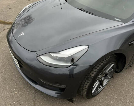 Серый Тесла Модель 3, объемом двигателя 0 л и пробегом 90 тыс. км за 20500 $, фото 3 на Automoto.ua