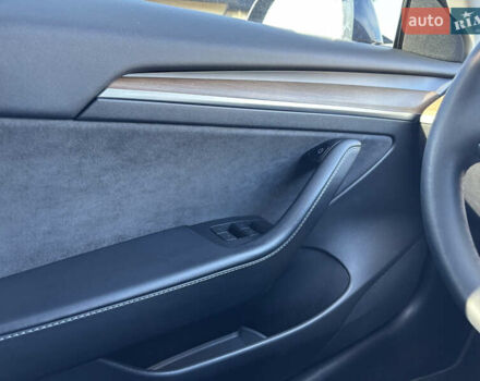 Сірий Тесла Модель 3, об'ємом двигуна 0 л та пробігом 73 тис. км за 34900 $, фото 29 на Automoto.ua