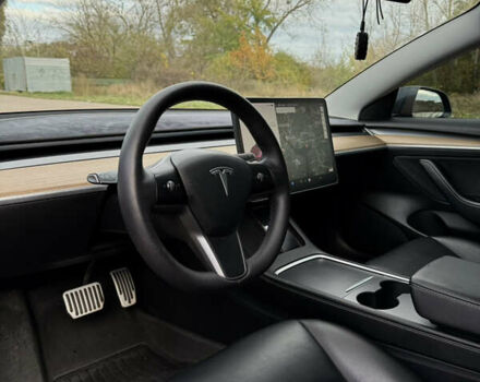 Тесла Модель 3 2021 у Бердичеве на Automoto.ua Сірий Тесла Модель 3, об'ємом двигуна 0 л та пробігом 82 тис. км за 23000 $, фото 4 на Automoto.ua