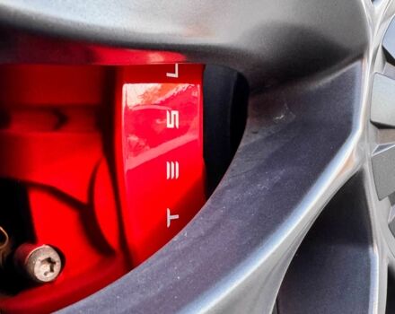 Серый Тесла Модель 3, объемом двигателя 0 л и пробегом 42 тыс. км за 21500 $, фото 23 на Automoto.ua