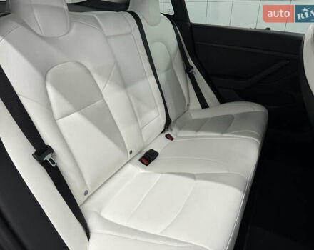 Серый Тесла Модель 3, объемом двигателя 0 л и пробегом 32 тыс. км за 25500 $, фото 12 на Automoto.ua