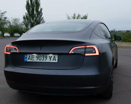 Серый Тесла Модель 3, объемом двигателя 0 л и пробегом 66 тыс. км за 21500 $, фото 9 на Automoto.ua