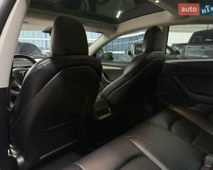 Серый Тесла Модель 3, объемом двигателя 0 л и пробегом 54 тыс. км за 24900 $, фото 22 на Automoto.ua