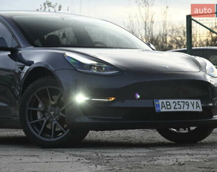 Серый Тесла Модель 3, объемом двигателя 0 л и пробегом 84 тыс. км за 22500 $, фото 2 на Automoto.ua