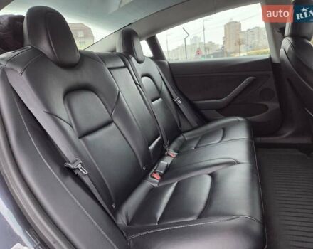 Серый Тесла Модель 3, объемом двигателя 0 л и пробегом 54 тыс. км за 21500 $, фото 12 на Automoto.ua