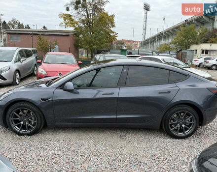 Серый Тесла Модель 3, объемом двигателя 0 л и пробегом 75 тыс. км за 20700 $, фото 6 на Automoto.ua
