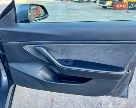 Серый Тесла Модель 3, объемом двигателя 0 л и пробегом 51 тыс. км за 20800 $, фото 30 на Automoto.ua