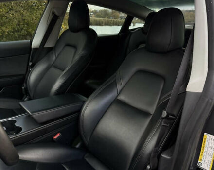 Тесла Модель 3 2021 у Бердичеве на Automoto.ua Сірий Тесла Модель 3, об'ємом двигуна 0 л та пробігом 82 тис. км за 23000 $, фото 6 на Automoto.ua