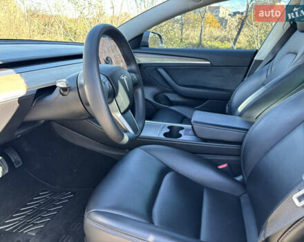 Сірий Тесла Модель 3, об'ємом двигуна 0 л та пробігом 73 тис. км за 34900 $, фото 22 на Automoto.ua