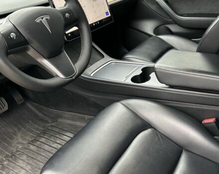 Тесла Модель 3 2021 у Києві на Automoto.ua Сірий Тесла Модель 3, об'ємом двигуна 0 л та пробігом 112 тис. км за 19300 $, фото 9 на Automoto.ua
