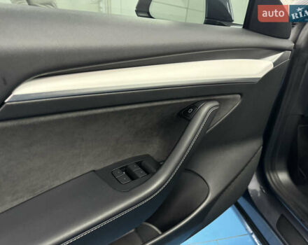 Серый Тесла Модель 3, объемом двигателя 0 л и пробегом 32 тыс. км за 25500 $, фото 15 на Automoto.ua