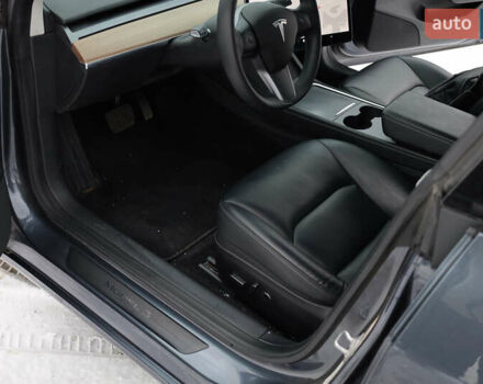 Сірий Тесла Модель 3, об'ємом двигуна 0 л та пробігом 98 тис. км за 23500 $, фото 75 на Automoto.ua