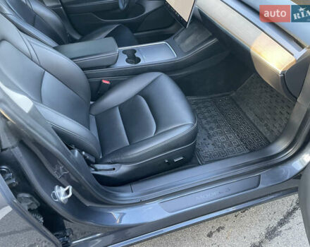 Серый Тесла Модель 3, объемом двигателя 0 л и пробегом 105 тыс. км за 19500 $, фото 10 на Automoto.ua