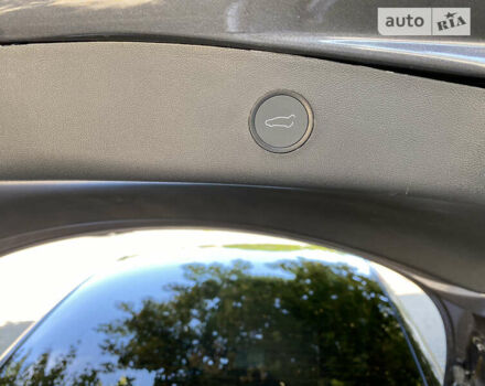 Серый Тесла Модель 3, объемом двигателя 0 л и пробегом 50 тыс. км за 26000 $, фото 16 на Automoto.ua