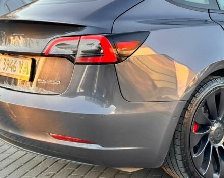 Серый Тесла Модель 3, объемом двигателя 0 л и пробегом 42 тыс. км за 21500 $, фото 17 на Automoto.ua