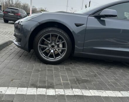 Серый Тесла Модель 3, объемом двигателя 0 л и пробегом 132 тыс. км за 20600 $, фото 3 на Automoto.ua