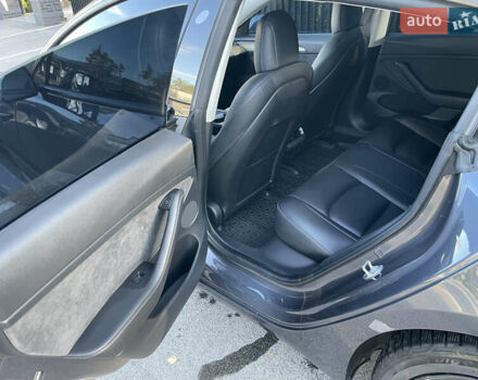 Серый Тесла Модель 3, объемом двигателя 0 л и пробегом 105 тыс. км за 19500 $, фото 14 на Automoto.ua