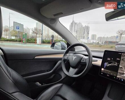 Серый Тесла Модель 3, объемом двигателя 0 л и пробегом 54 тыс. км за 21500 $, фото 14 на Automoto.ua