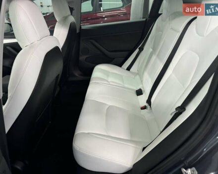 Серый Тесла Модель 3, объемом двигателя 0 л и пробегом 32 тыс. км за 25500 $, фото 7 на Automoto.ua