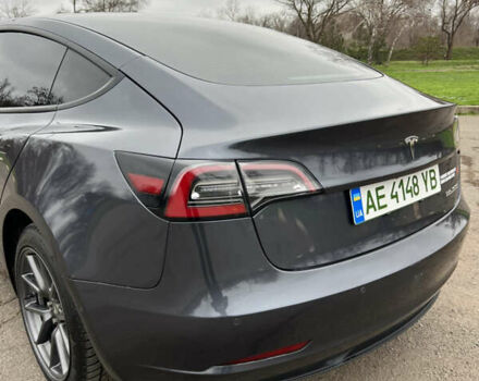 Серый Тесла Модель 3, объемом двигателя 0 л и пробегом 90 тыс. км за 20500 $, фото 6 на Automoto.ua