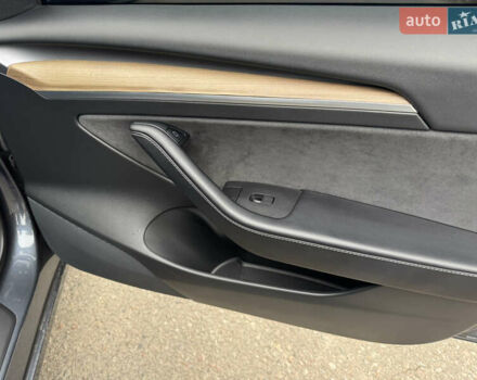 Сірий Тесла Модель 3, об'ємом двигуна 0 л та пробігом 203 тис. км за 17000 $, фото 10 на Automoto.ua