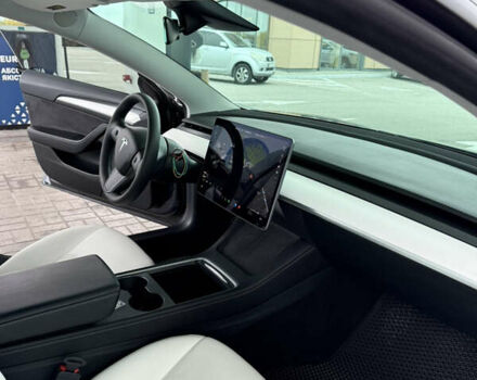 Серый Тесла Модель 3, объемом двигателя 0 л и пробегом 60 тыс. км за 22999 $, фото 20 на Automoto.ua