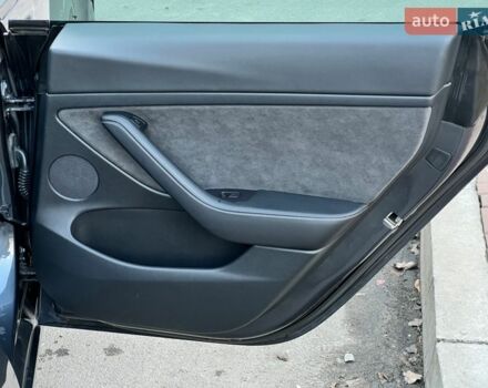 Серый Тесла Модель 3, объемом двигателя 0 л и пробегом 51 тыс. км за 23600 $, фото 43 на Automoto.ua