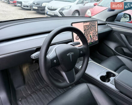 Серый Тесла Модель 3, объемом двигателя 0 л и пробегом 75 тыс. км за 20700 $, фото 17 на Automoto.ua