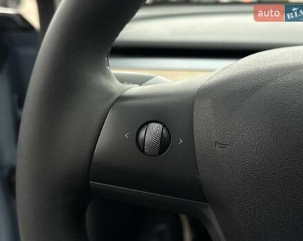 Серый Тесла Модель 3, объемом двигателя 0 л и пробегом 68 тыс. км за 19500 $, фото 12 на Automoto.ua