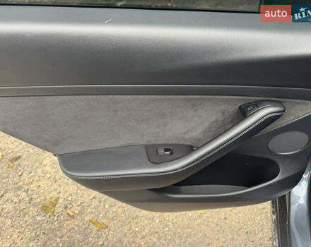Сірий Тесла Модель 3, об'ємом двигуна 0 л та пробігом 203 тис. км за 17000 $, фото 15 на Automoto.ua