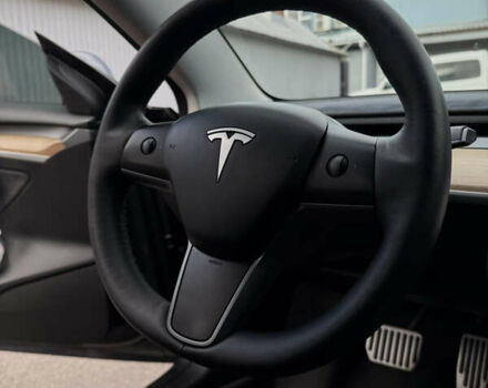 Тесла Модель 3 2021 у Бердичеве на Automoto.ua Сірий Тесла Модель 3, об'ємом двигуна 0 л та пробігом 82 тис. км за 23000 $, фото 5 на Automoto.ua