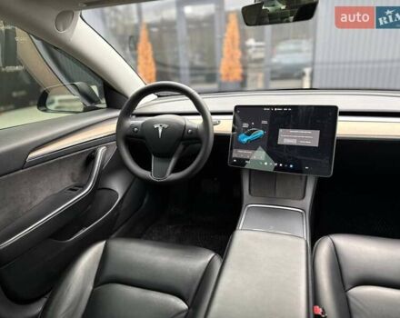 Серый Тесла Модель 3, объемом двигателя 0 л и пробегом 68 тыс. км за 19500 $, фото 19 на Automoto.ua