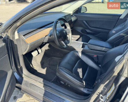 Серый Тесла Модель 3, объемом двигателя 0 л и пробегом 190 тыс. км за 20900 $, фото 13 на Automoto.ua