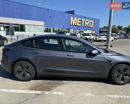 Серый Тесла Модель 3, объемом двигателя 0 л и пробегом 54 тыс. км за 20000 $, фото 3 на Automoto.ua