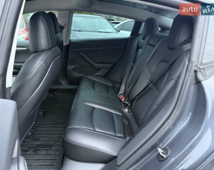 Серый Тесла Модель 3, объемом двигателя 0 л и пробегом 75 тыс. км за 20700 $, фото 27 на Automoto.ua