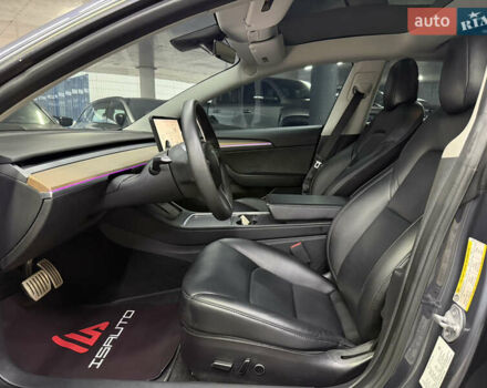 Серый Тесла Модель 3, объемом двигателя 0 л и пробегом 54 тыс. км за 24900 $, фото 20 на Automoto.ua