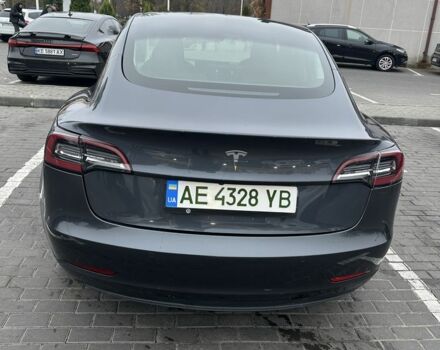 Серый Тесла Модель 3, объемом двигателя 0 л и пробегом 132 тыс. км за 20600 $, фото 5 на Automoto.ua