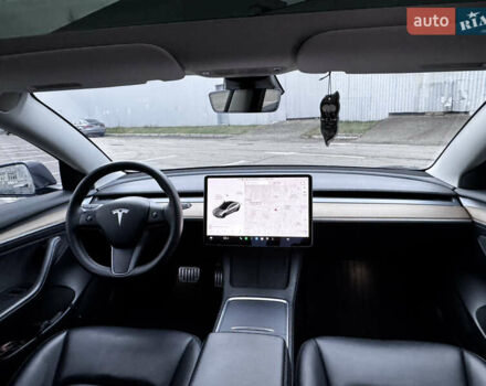 Серый Тесла Модель 3, объемом двигателя 0 л и пробегом 26 тыс. км за 22500 $, фото 5 на Automoto.ua