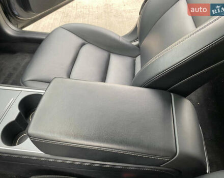 Сірий Тесла Модель 3, об'ємом двигуна 0 л та пробігом 151 тис. км за 14600 $, фото 29 на Automoto.ua