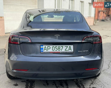 Серый Тесла Модель 3, объемом двигателя 0 л и пробегом 40 тыс. км за 22800 $, фото 4 на Automoto.ua