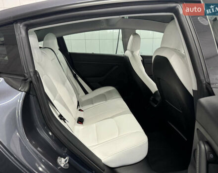 Серый Тесла Модель 3, объемом двигателя 0 л и пробегом 32 тыс. км за 25500 $, фото 10 на Automoto.ua