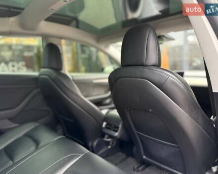 Серый Тесла Модель 3, объемом двигателя 0 л и пробегом 68 тыс. км за 19500 $, фото 30 на Automoto.ua