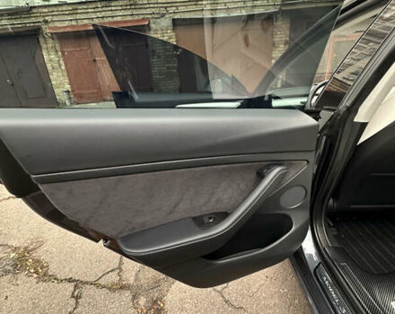 Серый Тесла Модель 3, объемом двигателя 0 л и пробегом 36 тыс. км за 25800 $, фото 10 на Automoto.ua