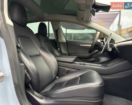 Серый Тесла Модель 3, объемом двигателя 0 л и пробегом 68 тыс. км за 19500 $, фото 28 на Automoto.ua