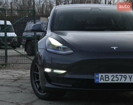 Серый Тесла Модель 3, объемом двигателя 0 л и пробегом 84 тыс. км за 22500 $, фото 3 на Automoto.ua