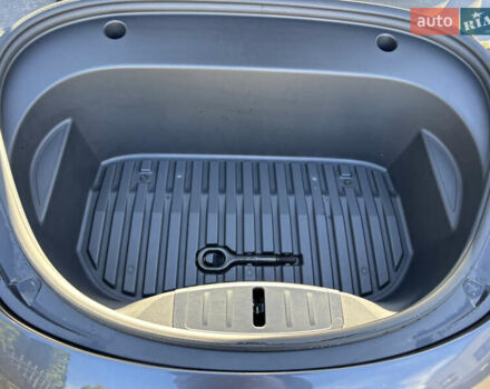 Сірий Тесла Модель 3, об'ємом двигуна 0 л та пробігом 73 тис. км за 34900 $, фото 34 на Automoto.ua